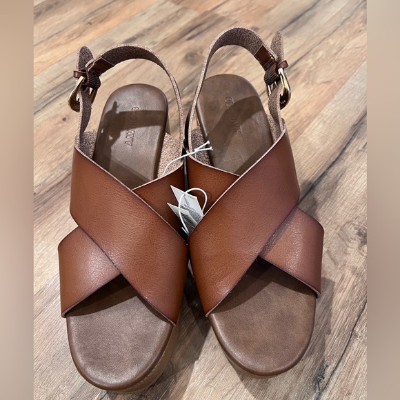 Old Navy Brown Wedge Sandals - Picture 2 of 5